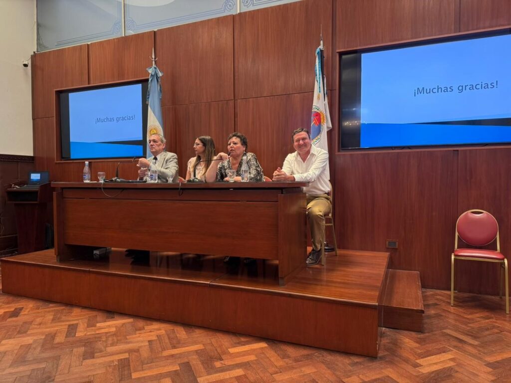 Guilermo Schweiheim; Soledad Sigotto; Susana Ustarez y Milton Torres.